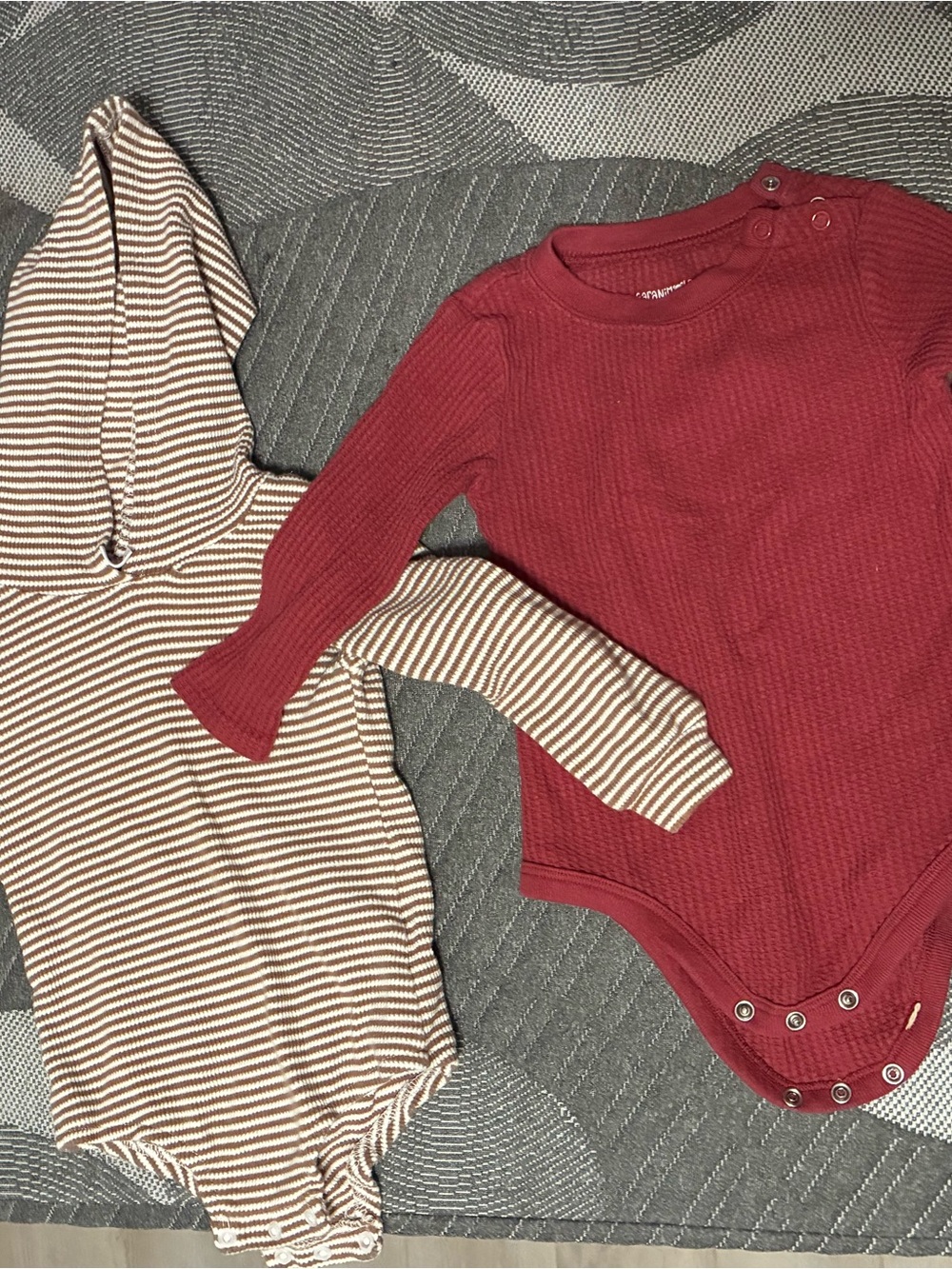 Kids Long-Sleeve Ribbed Bodysuit in Burgundy